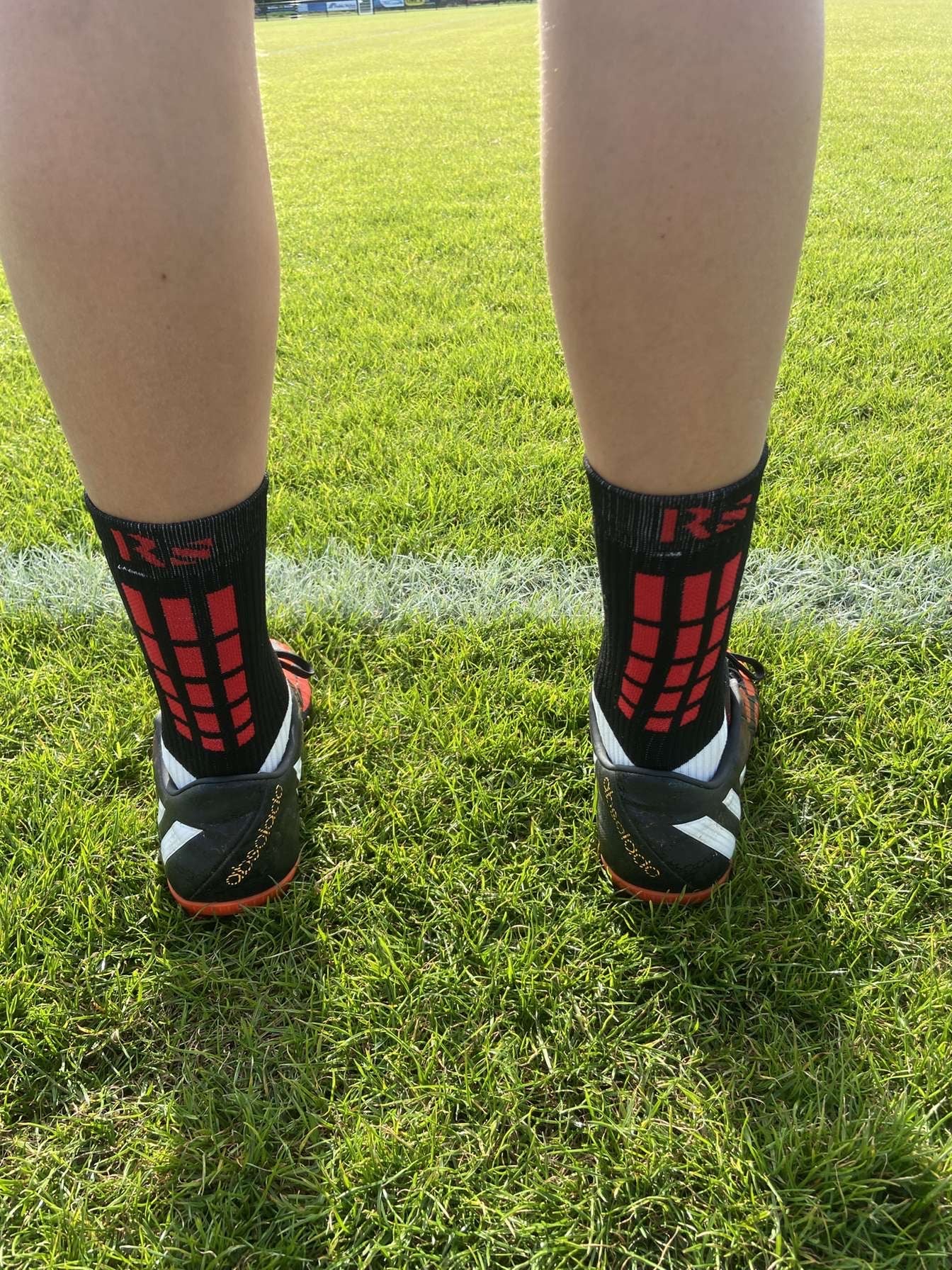 Reset red + Black socks